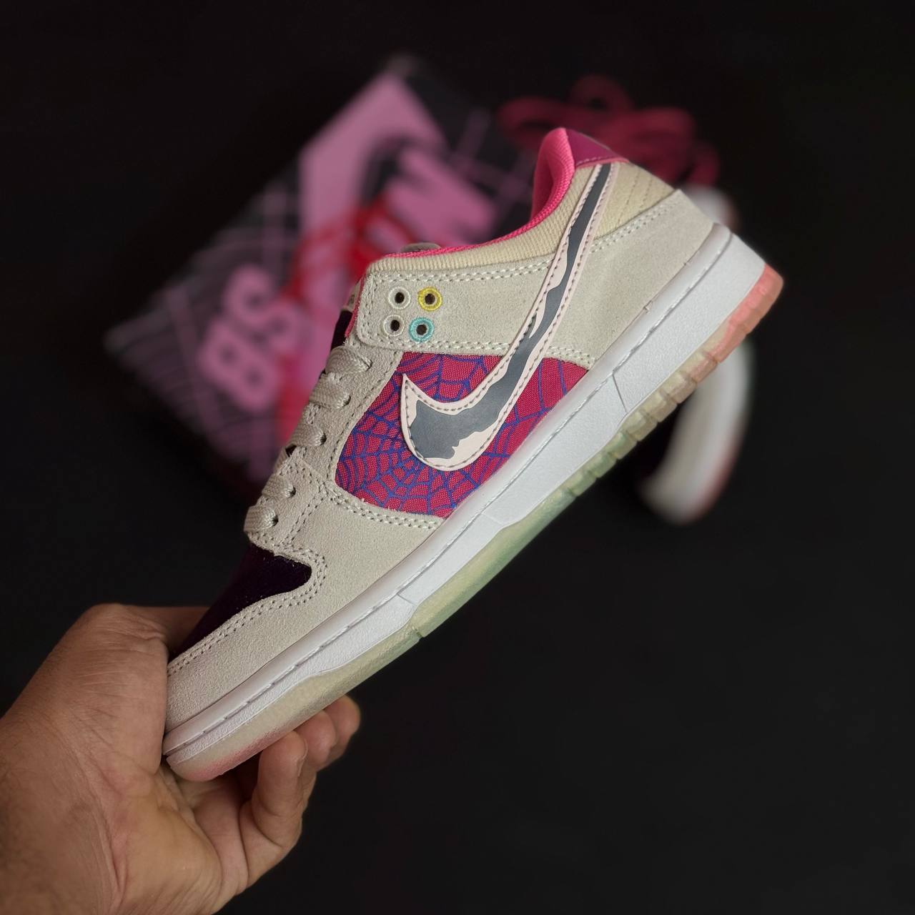 کتونی نایک زنانه مدل اس بی دانک لو اسپایدر من کتونی نایک زنانه مدل اس بی دانک لو اسپایدر من