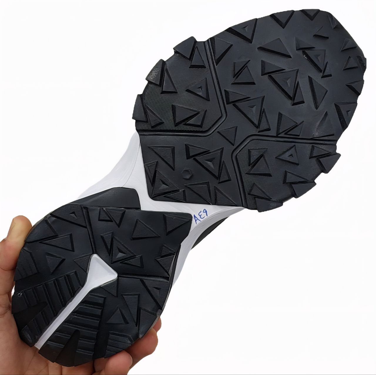 کفش آدیداس مردانه مدل ترکس ضدآب کفش آدیداس مردانه مدل ترکس ضدآب