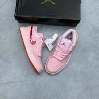 کتونی نایک زنانه مدل جردن صورتی