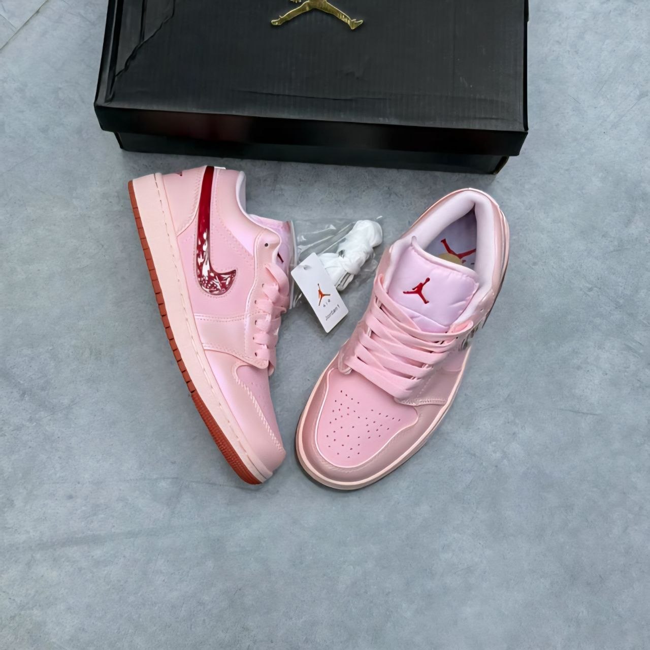 کتونی نایک زنانه مدل جردن صورتی کتونی نایک زنانه مدل جردن صورتی