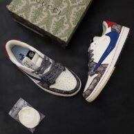 کتونی نایک ایر جردن زنانه مدل تراویس اسکات گوچی