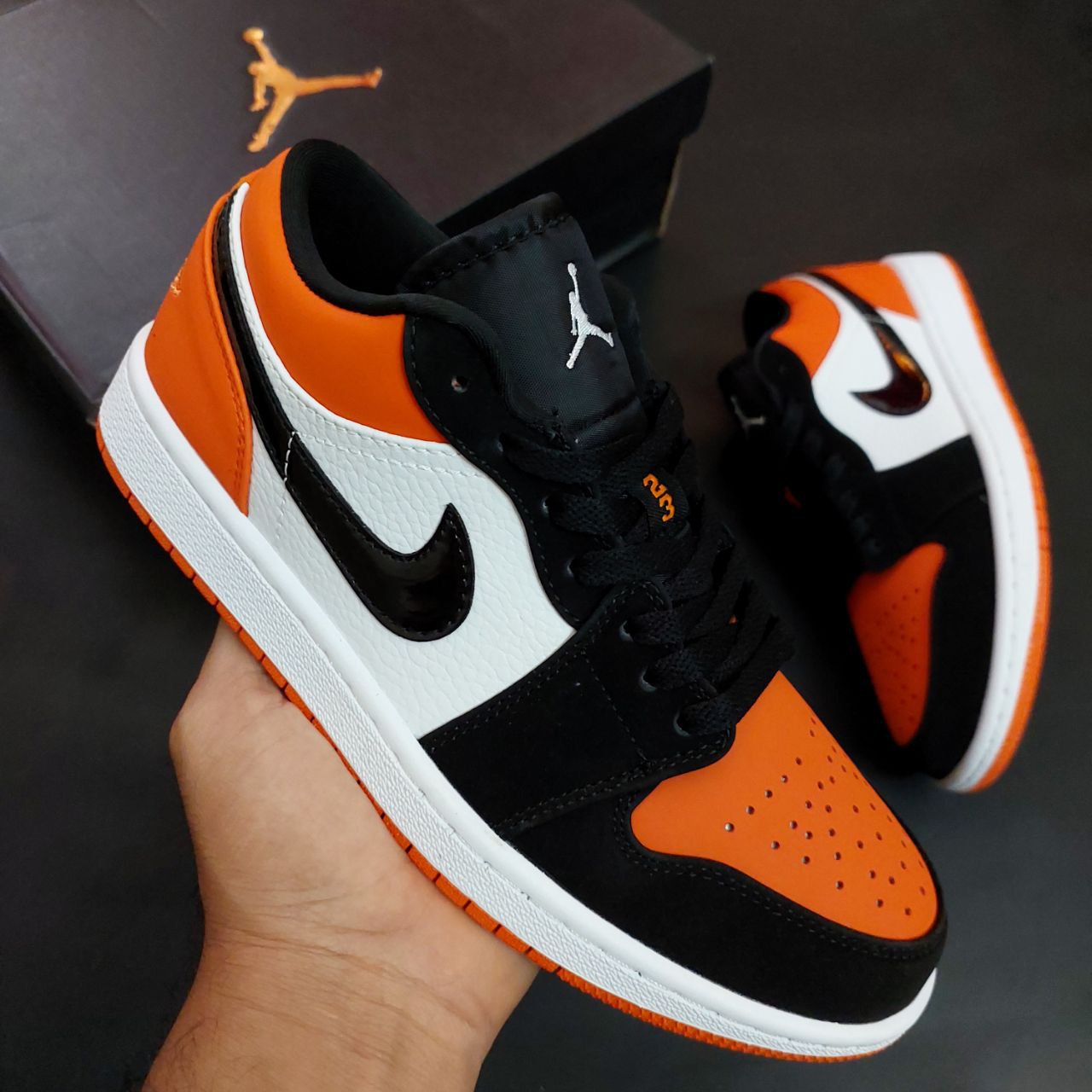 کفش نایک ایر جردن مردانه مدل وان لو نارنجی مشکی کفش نایک ایر جردن مردانه مدل وان لو نارنجی مشکی