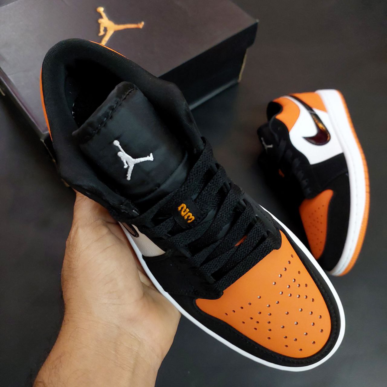 کفش نایک ایر جردن مردانه مدل وان لو نارنجی مشکی کفش نایک ایر جردن مردانه مدل وان لو نارنجی مشکی