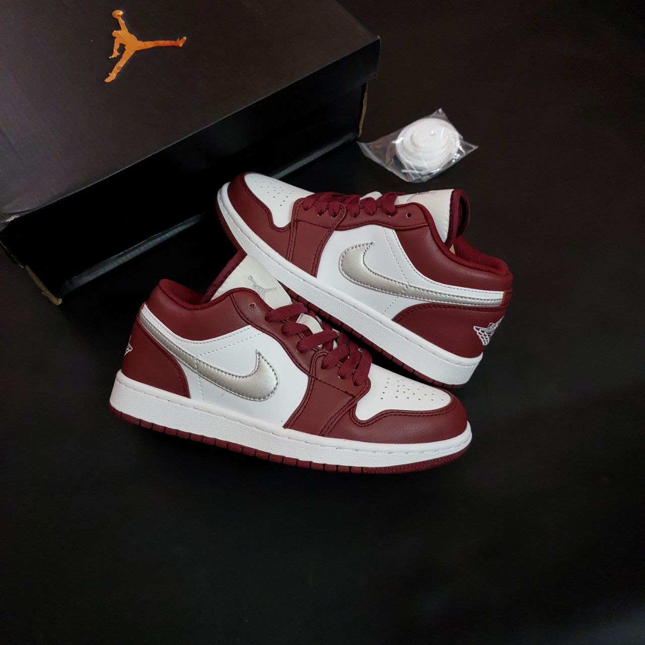 کتونی نایک ایر جردن مردانه مدل وان زرشکی سفید کتونی نایک ایر جردن مردانه مدل وان زرشکی سفید مستر