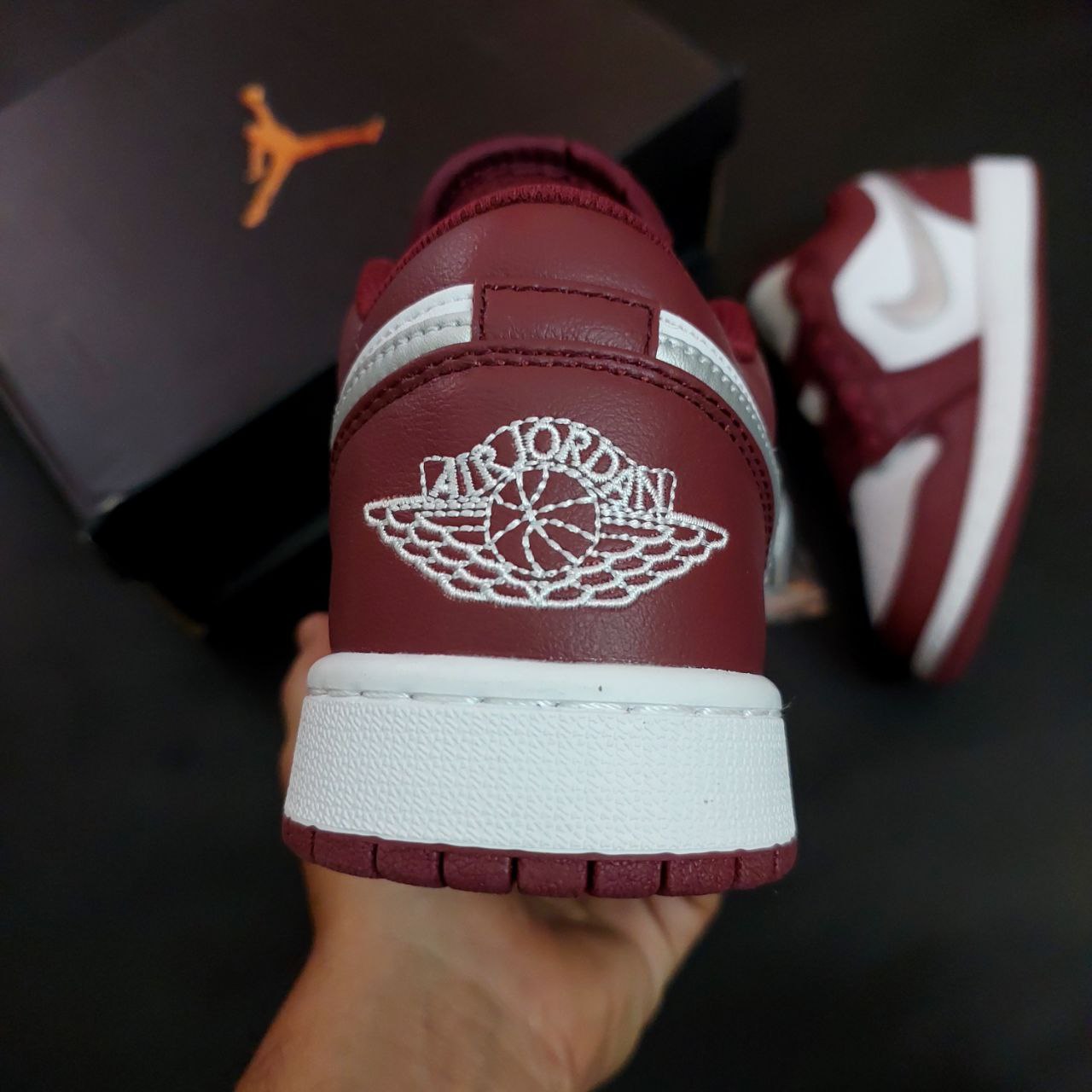 کتونی نایک ایر جردن مردانه مدل وان زرشکی سفید کتونی نایک ایر جردن مردانه مدل وان زرشکی سفید مستر