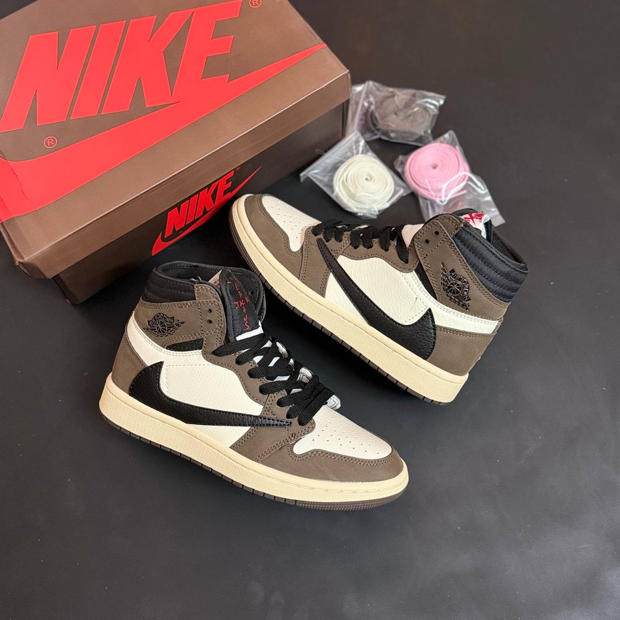 کتونی نایک ایر جردن وان تراویس اسکات زنانه کتونی نایک ایر جردن وان تراویس اسکات زنانه