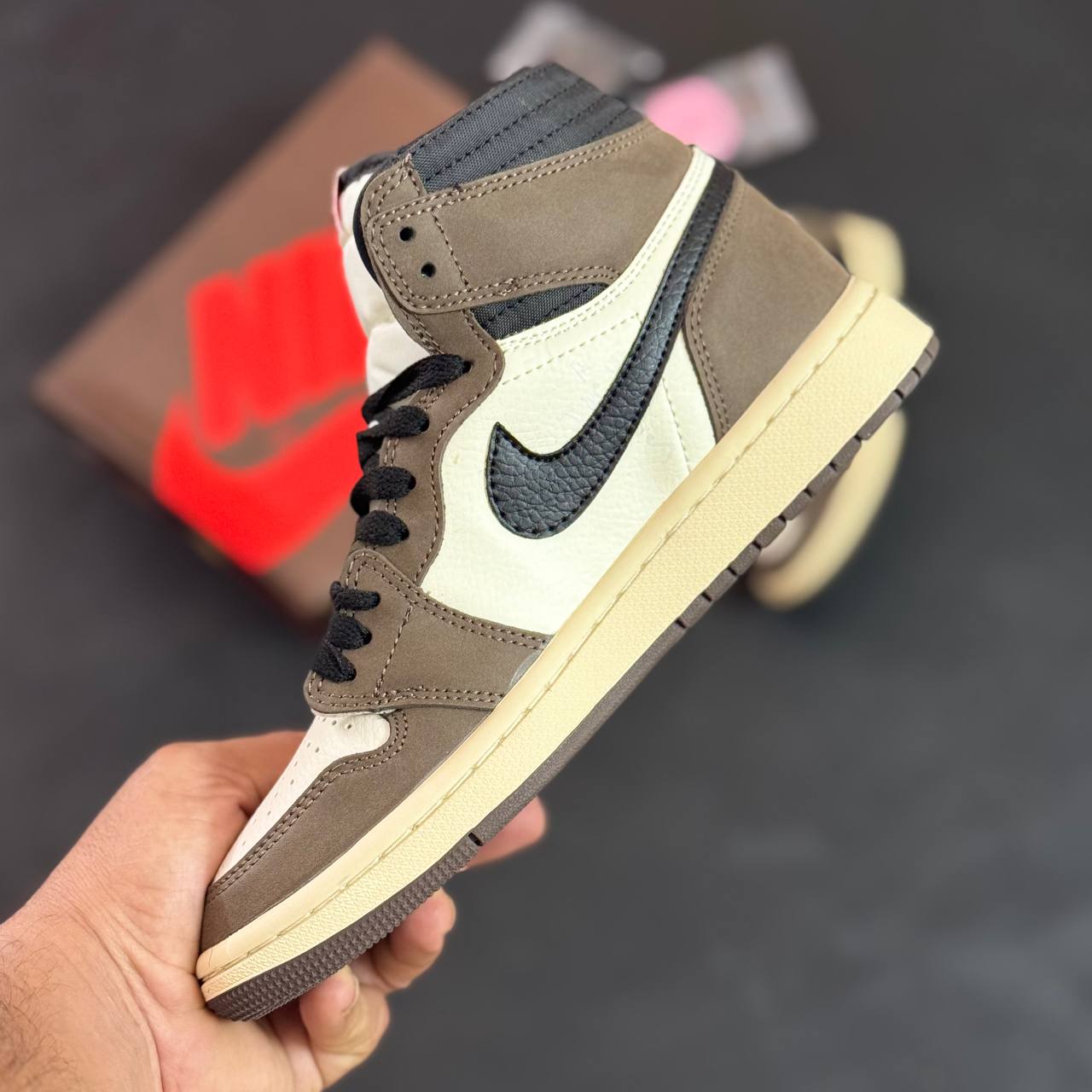 کتونی نایک ایر جردن وان تراویس اسکات زنانه کتونی نایک ایر جردن وان تراویس اسکات زنانه