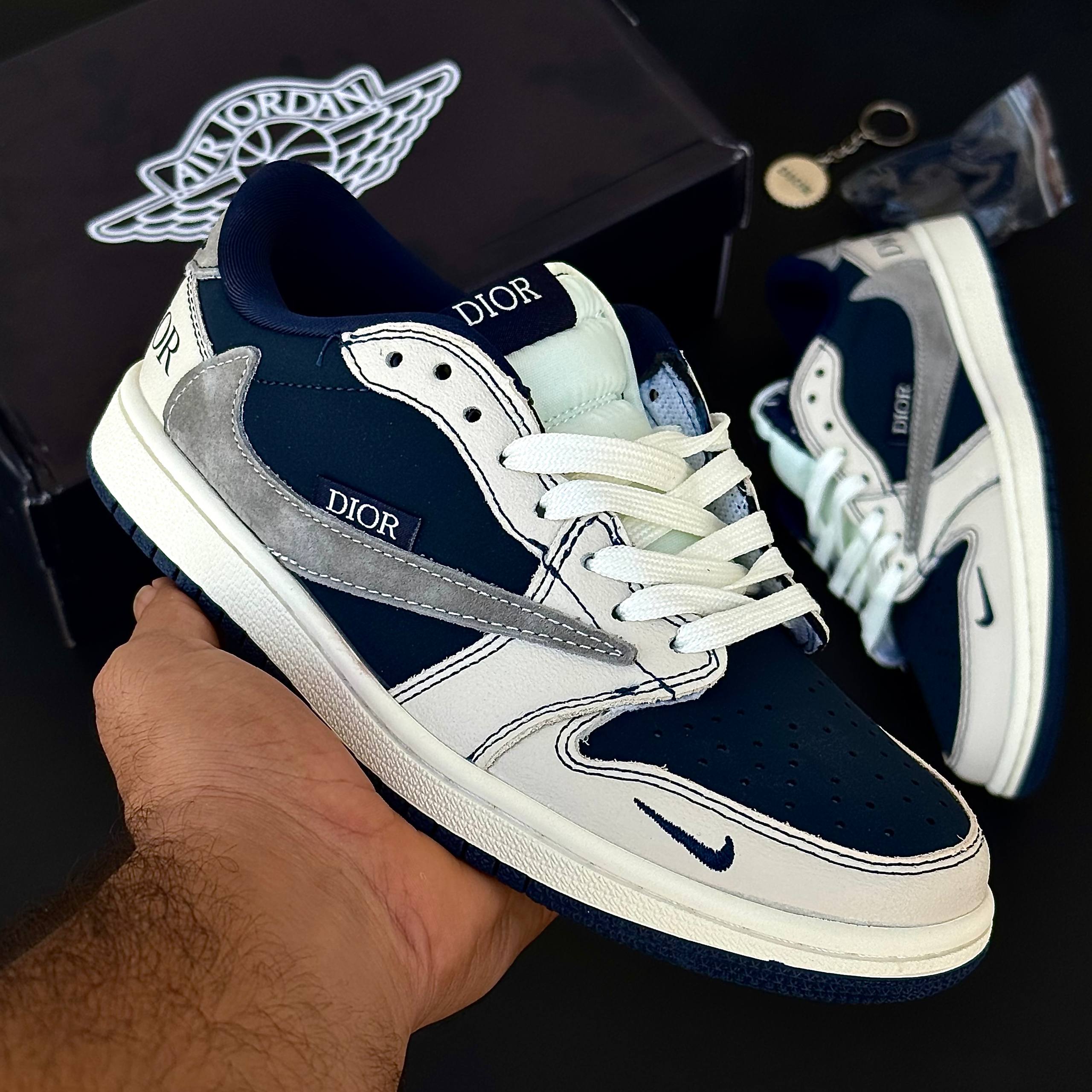 کفش نایک ایر جردن مردانه مدل تراویس اسکات دیور آبی سفید مستر کفش نایک ایر جردن مردانه مدل تراویس اسکات دیور آبی سفید مستر