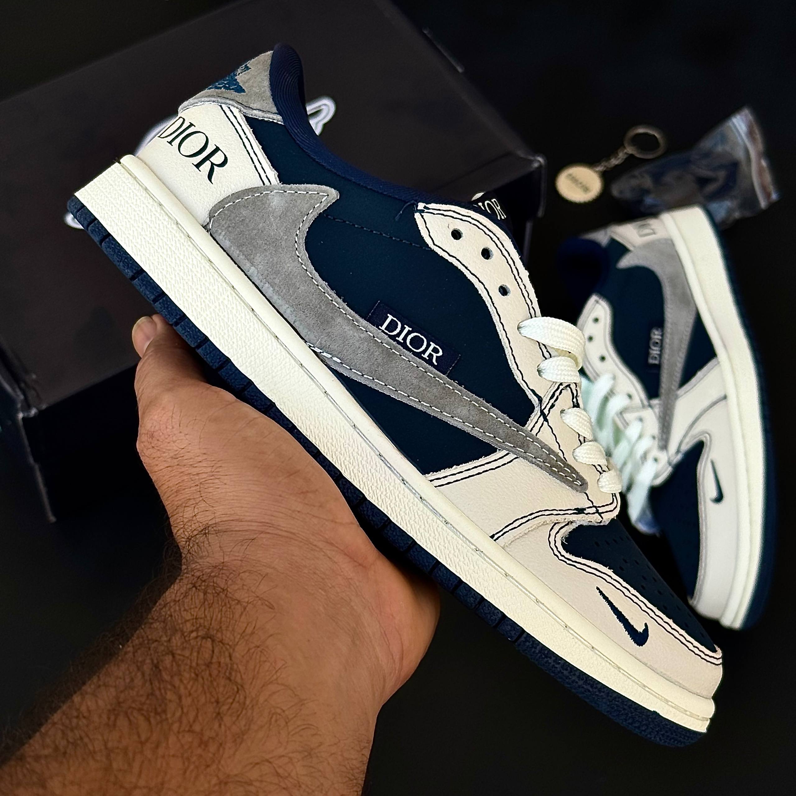 کفش نایک ایر جردن مردانه مدل تراویس اسکات دیور آبی سفید مستر کفش نایک ایر جردن مردانه مدل تراویس اسکات دیور آبی سفید مستر