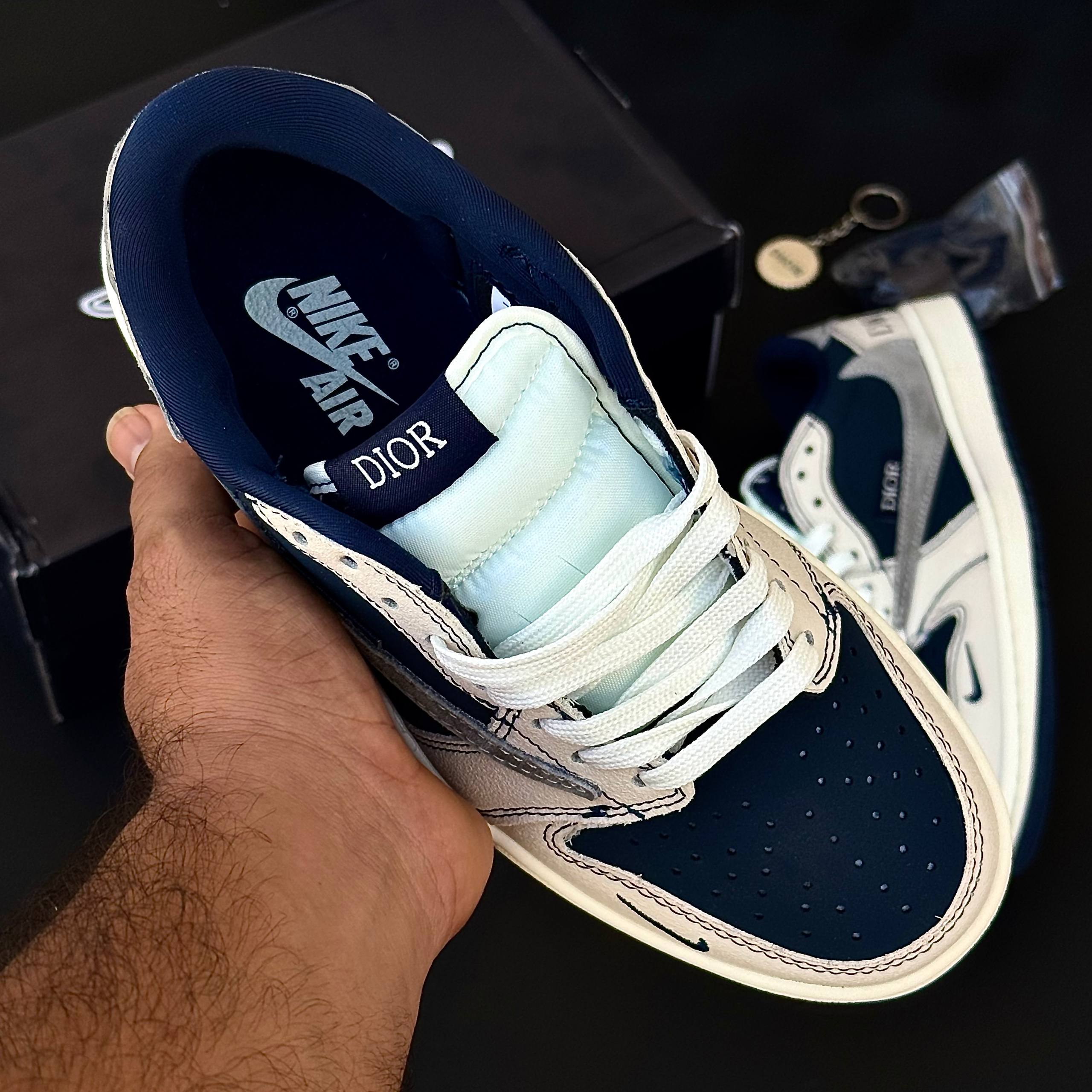 کفش نایک ایر جردن مردانه مدل تراویس اسکات دیور آبی سفید مستر کفش نایک ایر جردن مردانه مدل تراویس اسکات دیور آبی سفید مستر