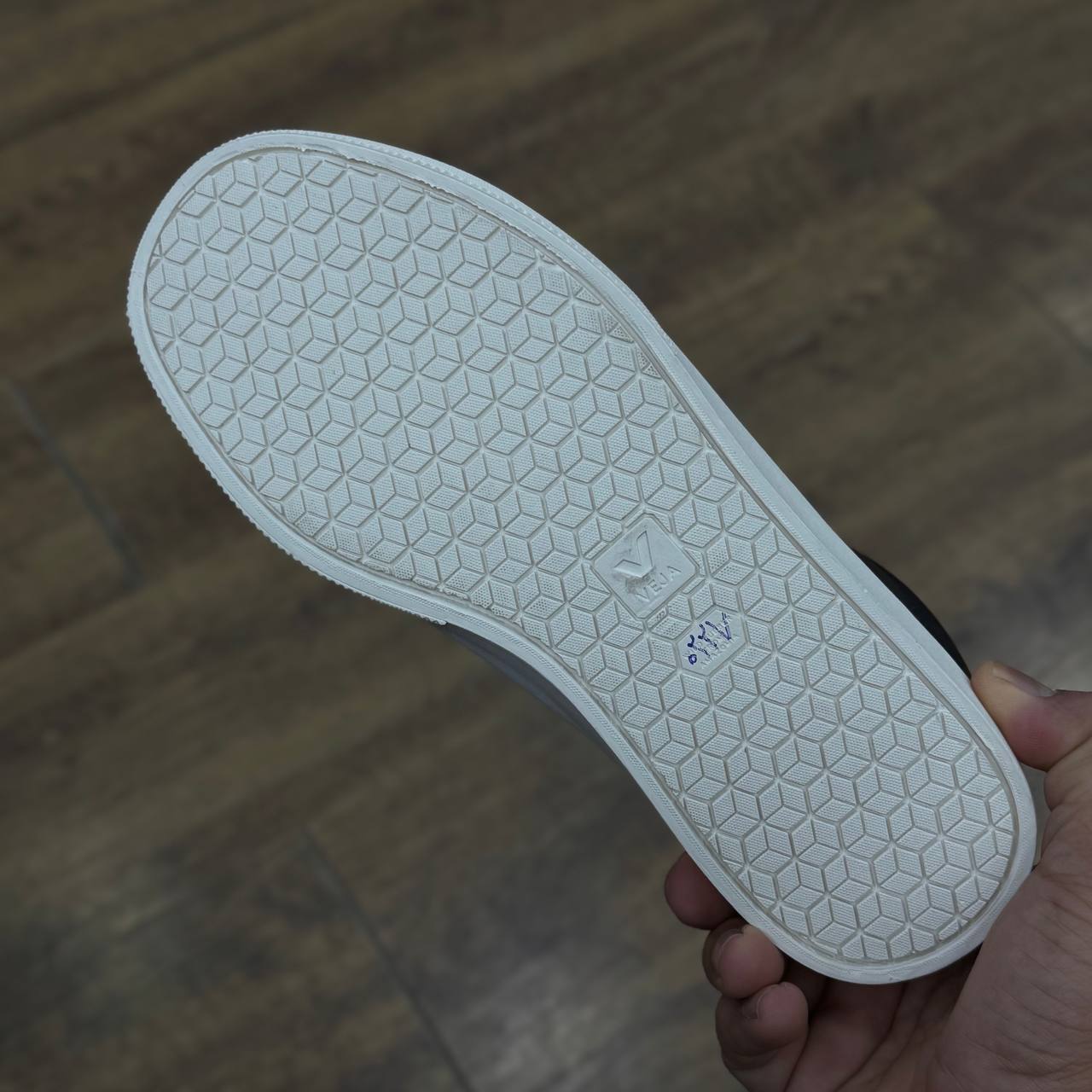 کتونی وجا زنانه مدل کمپو کتونی وجا زنانه مدل کمپو