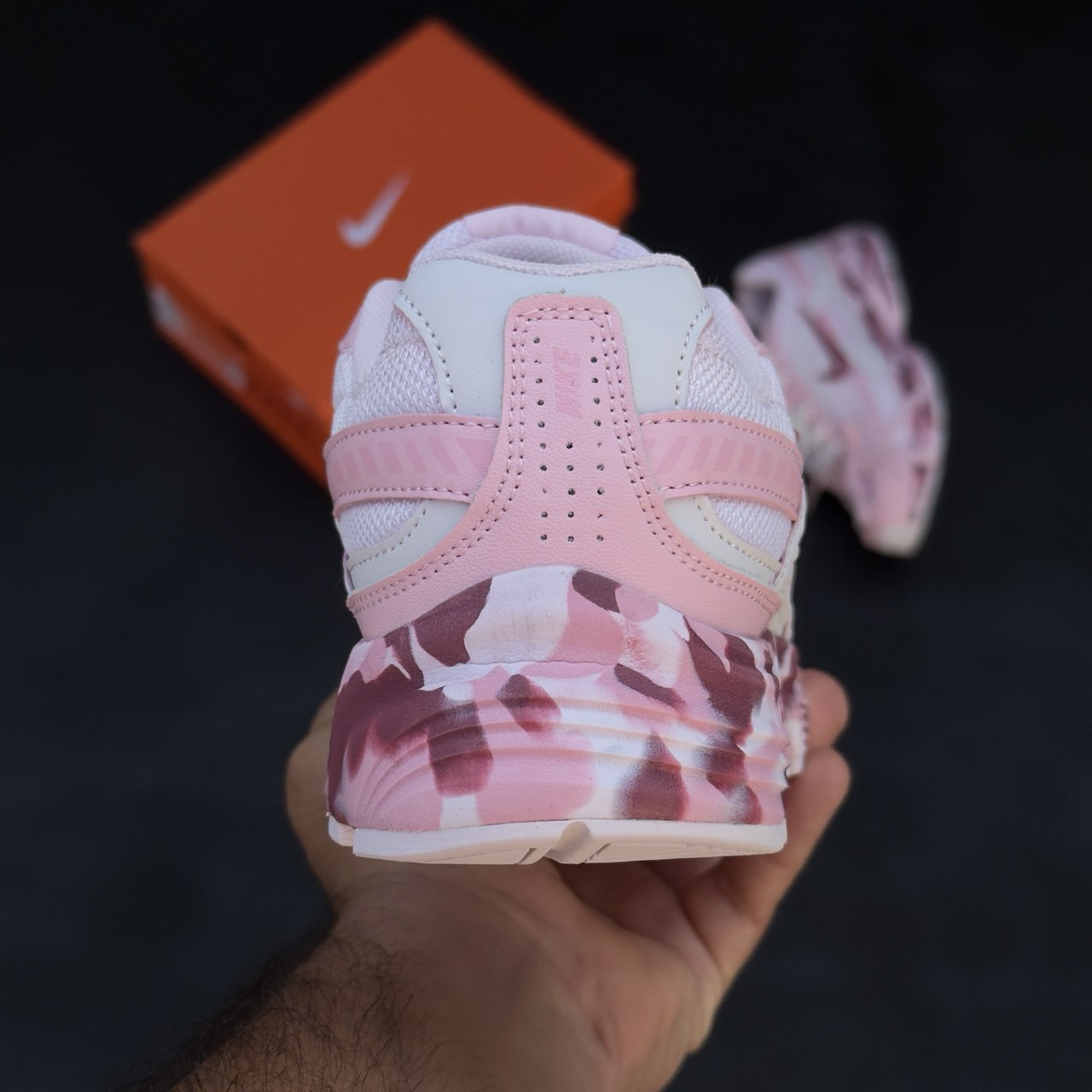 کتونی نایک زنانه مدل اینتاتور کتونی نایک زنانه مدل اینیشتیر