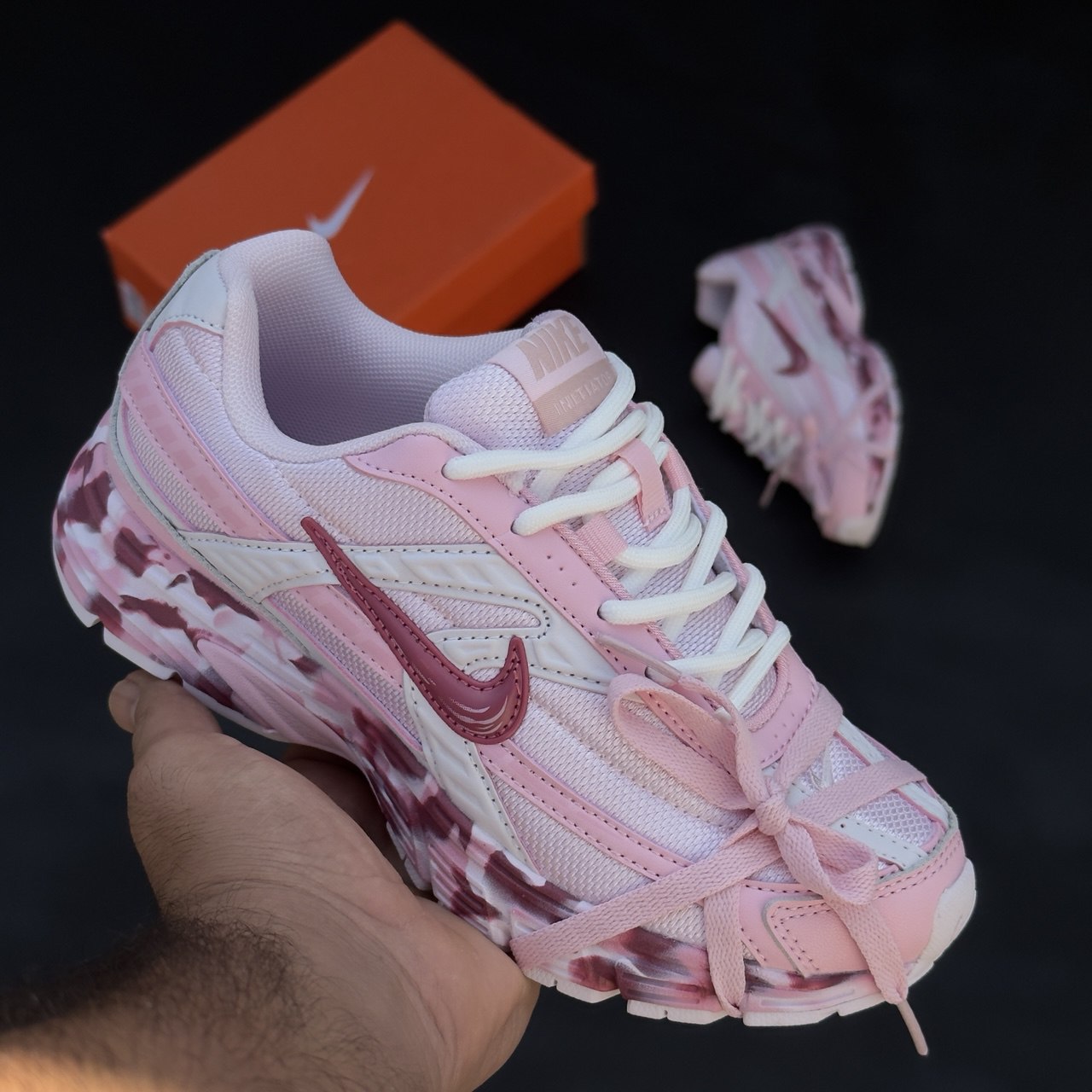 کتونی نایک زنانه مدل اینتاتور کتونی نایک زنانه مدل اینیشتیر