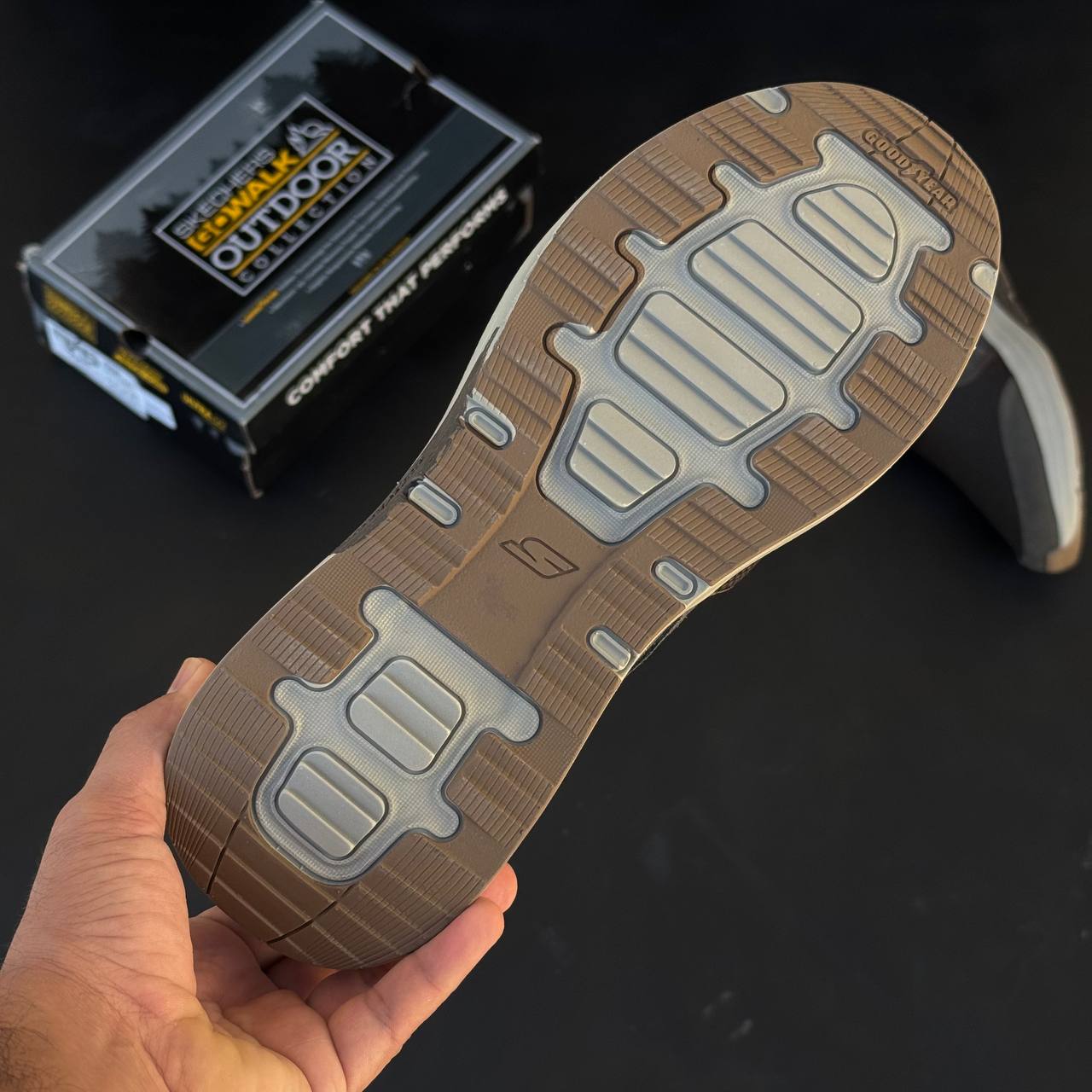 کفش اسکیچرز مردانه بدون بند سایز بزرگ کفش اسکیچرز مردانه بدون بند سایز بزرگ