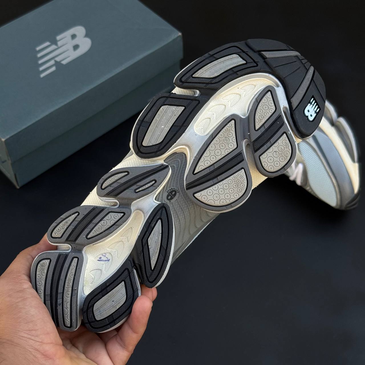 کتونی نیوبالانس 2000 مردانه کتونی نیوبالانس 2000 مردانه