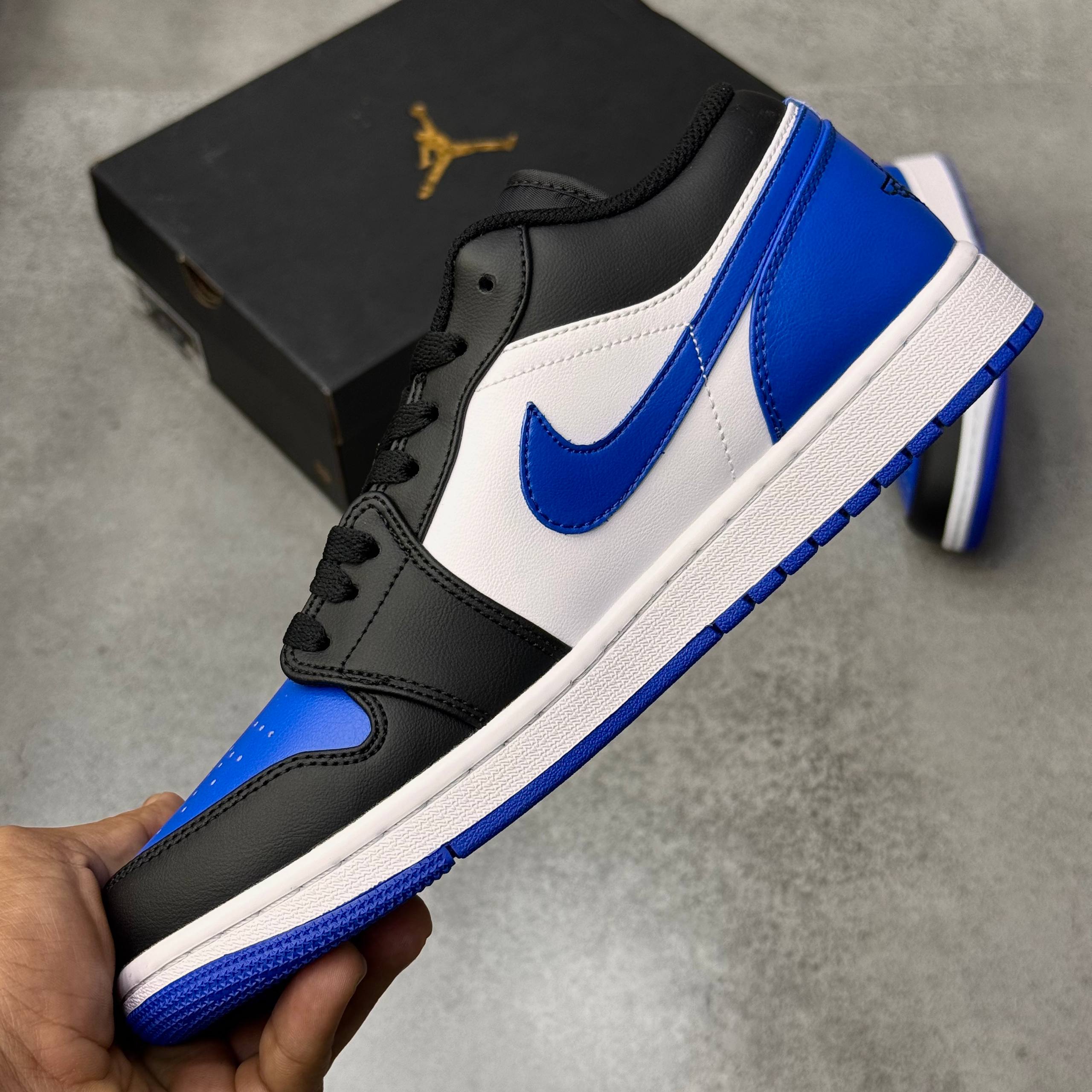 کتونی نایک زنانه مدل جردن ۱ رویال توو آبی مشکی کتونی نایک زنانه مدل جردن ۱ رویال توو آبی مشکی