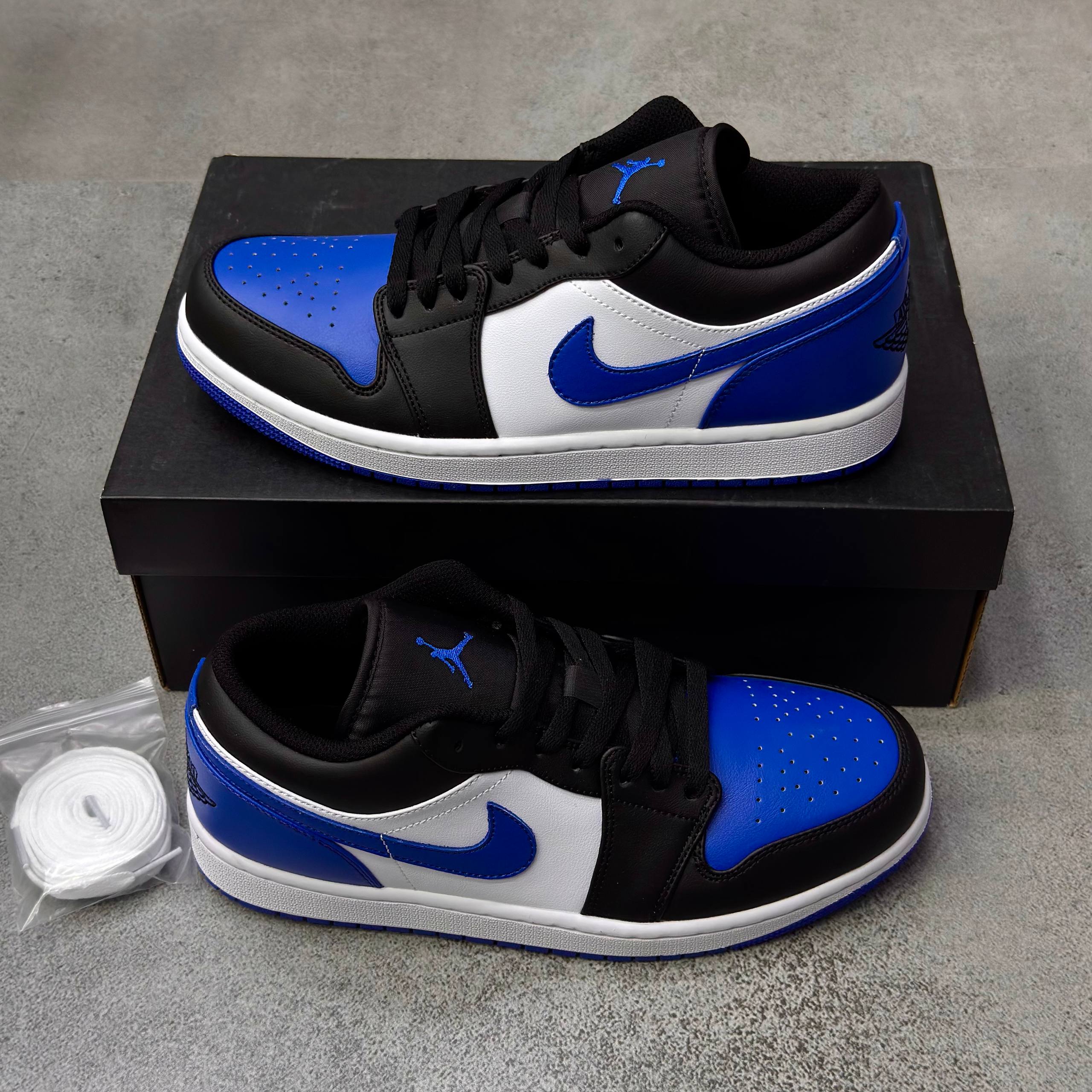 کتونی نایک زنانه مدل جردن ۱ رویال توو آبی مشکی کتونی نایک زنانه مدل جردن ۱ رویال توو آبی مشکی