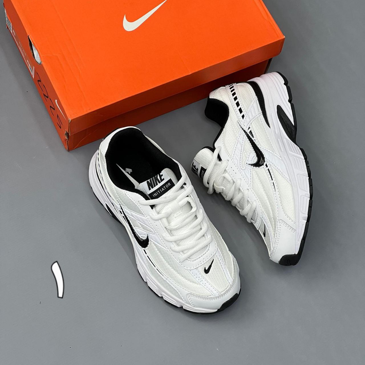 کتونی نایک زنانه مدل اینتاتور کتونی نایک زنانه مدل اینتاتور