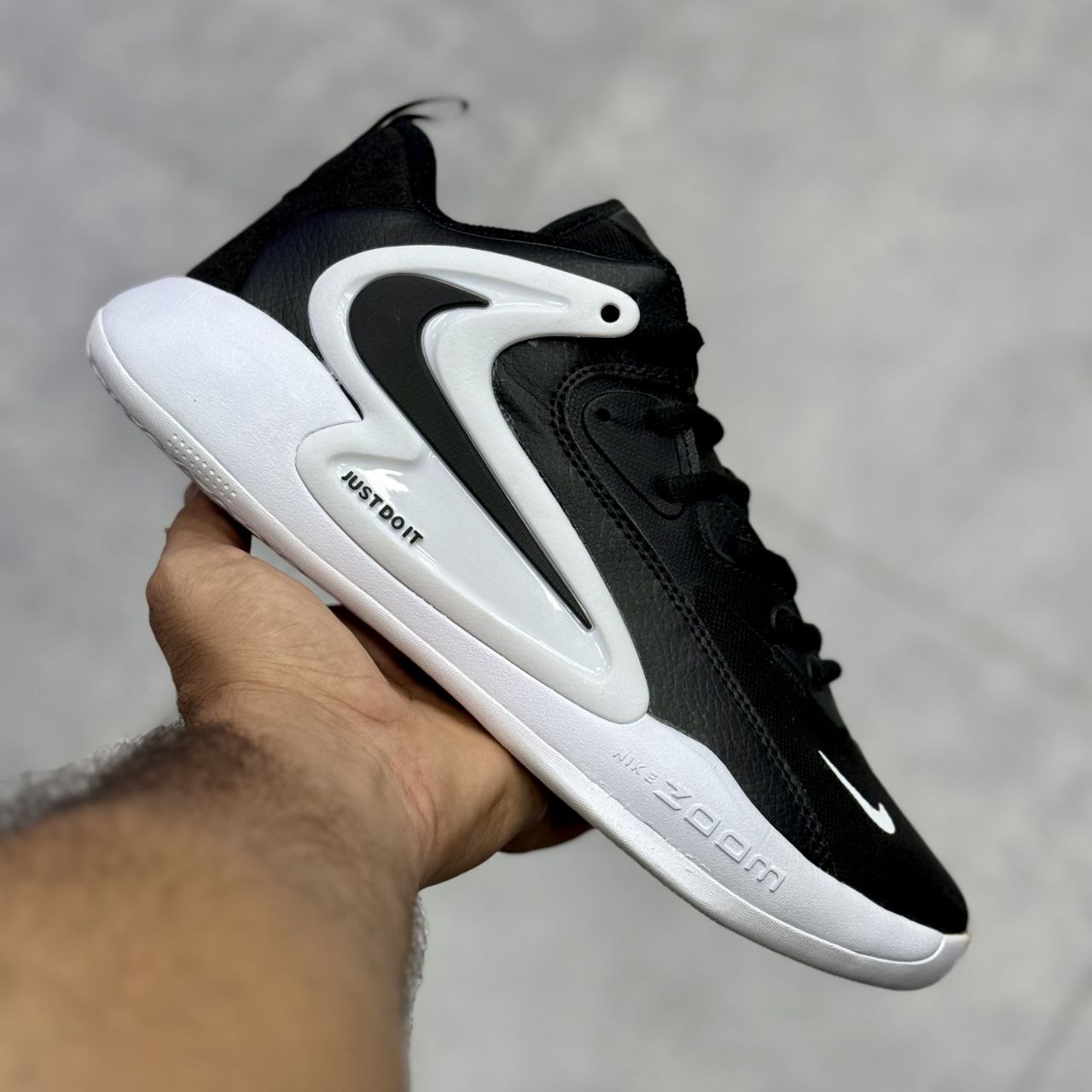 کفش والیبال بسکتبالی نایکی Hyperset2 کفش والیبال بسکتبالی نایکی Hyperset2