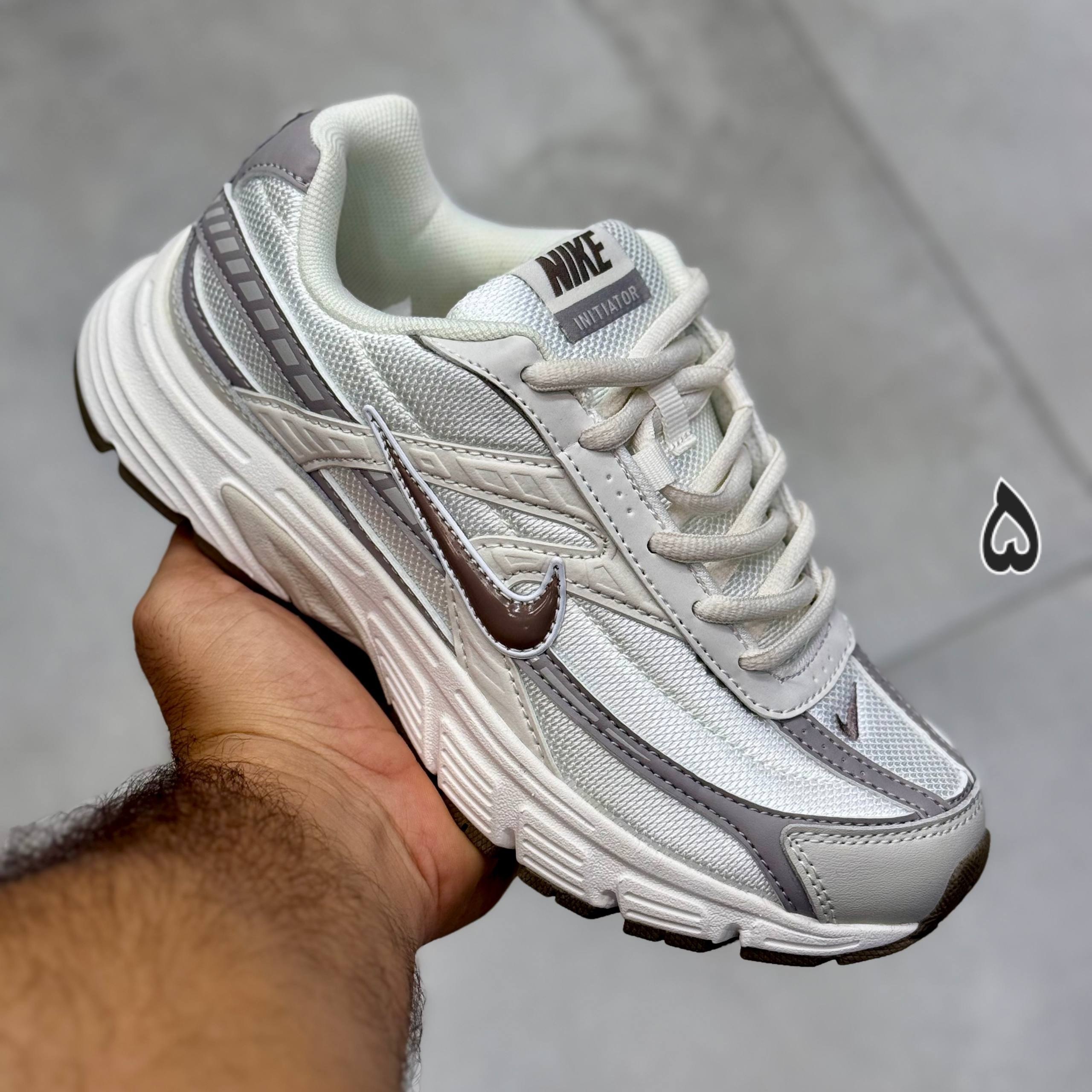 کتونی نایک زنانه مدل اینیشیتور Nike Initiator کتونی نایک زنانه مدل اینیشیتور Nike Initiator