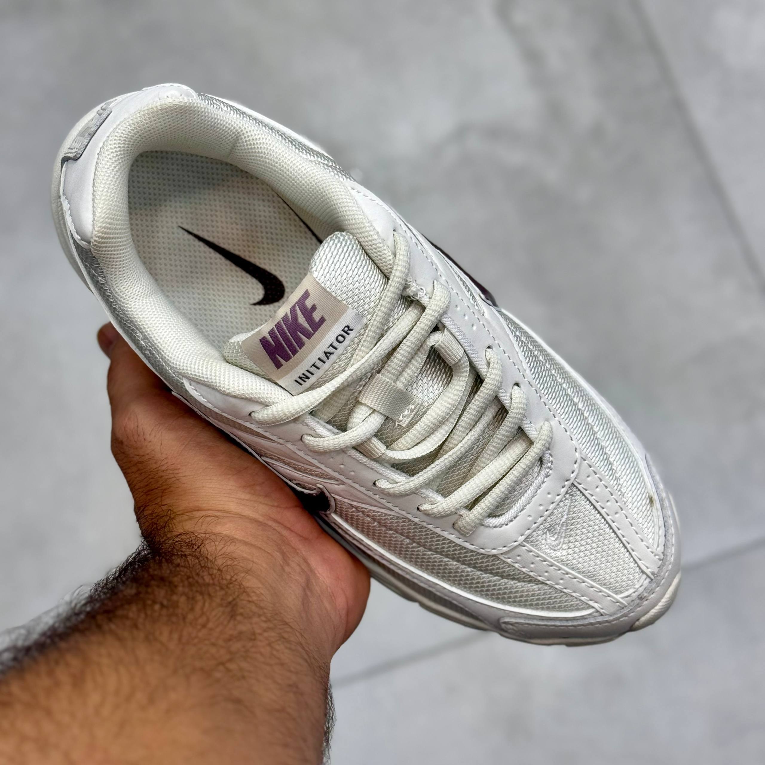 کتونی نایک زنانه مدل اینیشیتور Nike Initiator کتونی نایک زنانه مدل اینیشیتور Nike Initiator