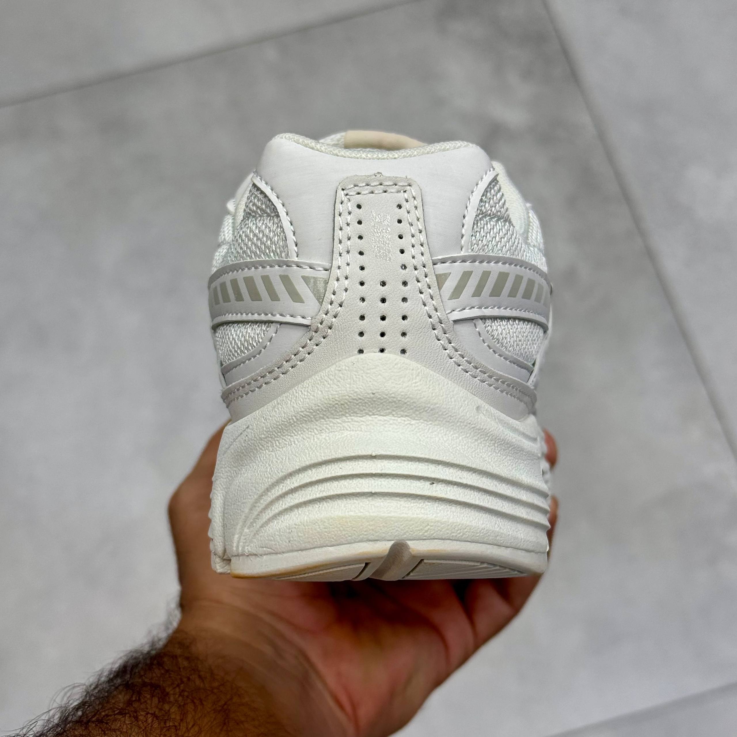 کتونی نایک زنانه مدل اینیشیتور Nike Initiator کتونی نایک زنانه مدل اینیشیتور Nike Initiator