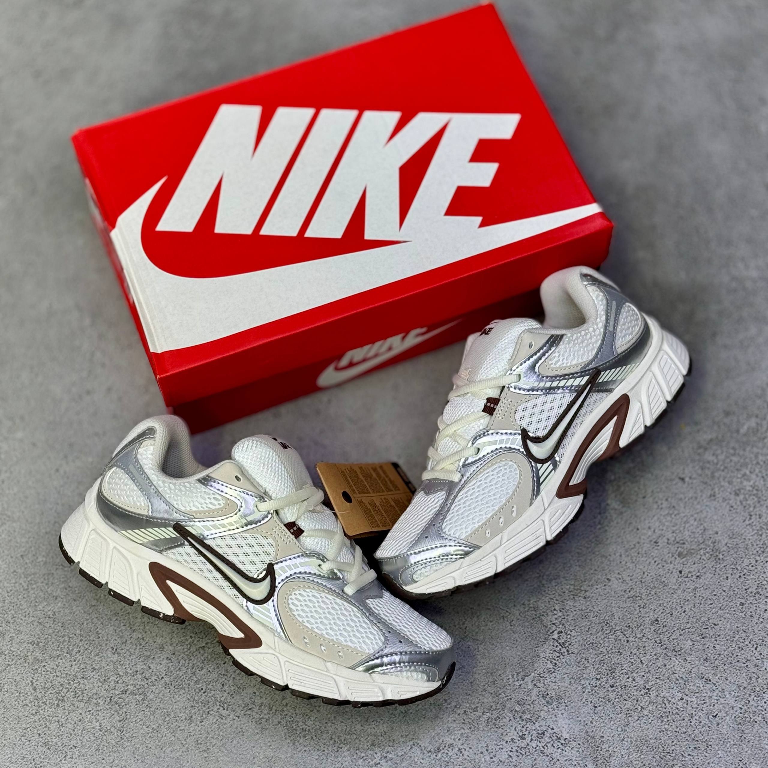 کتونی نایک وی فایو کی زنانه Nike V5K Run کتونی نایک وی فایو کی زنانه Nike V5K Run
